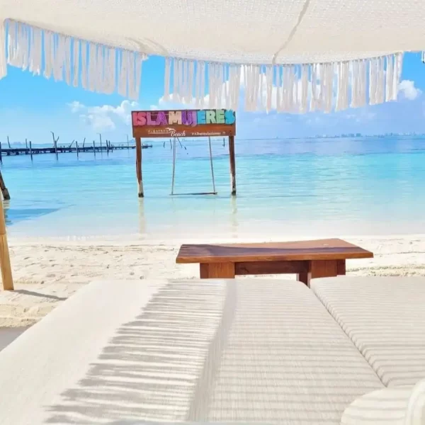 Tour a ISLA MUJERES en Catamaran TODO Incluido 🔥 + CLUB DOLPHIN DISCOVERY - Imagen 4